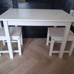 Kids table and chairs