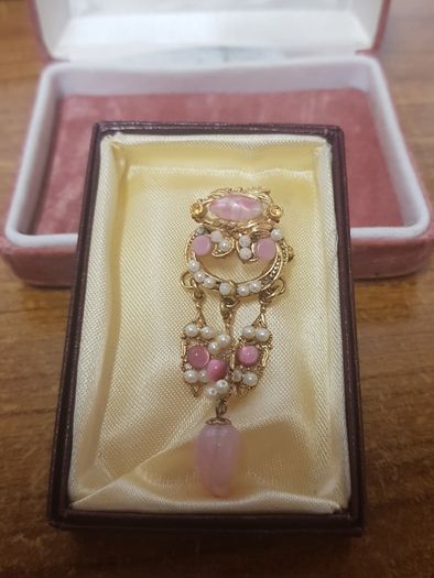 Brooch
