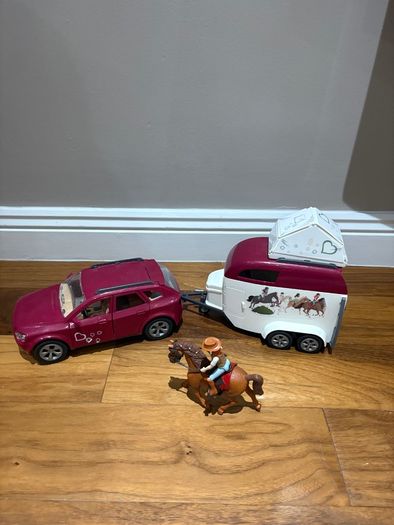 Schleich  horse trailer and car