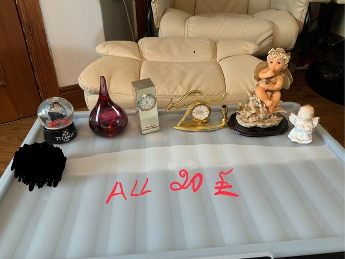 Clock, figures, Display Cabinet
