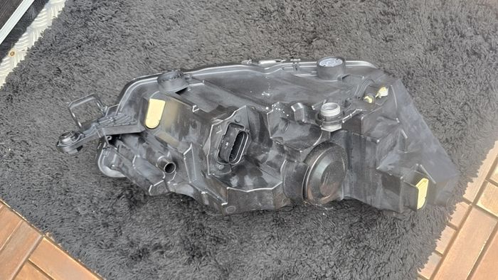 skoda fabia 2024 passenger  side  head light