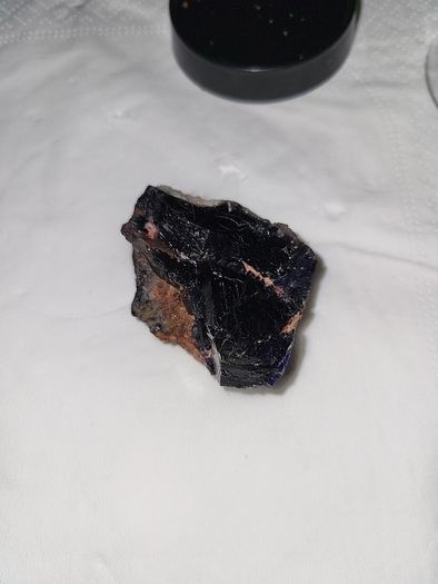 Fluorite black rose uv reactive