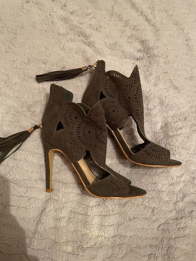 High heels dark green size 3/36- new