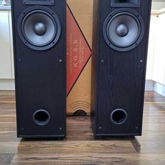 Klipsch KG 3.5 Floorstanding Speakers  Excellent Condition & Original Packaging (Black Satin Veneer)