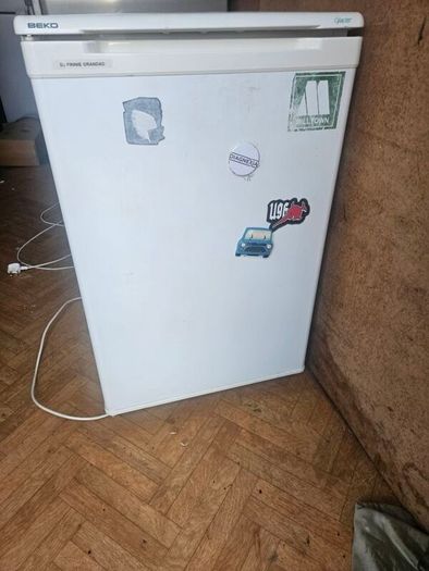 undercounter fridge