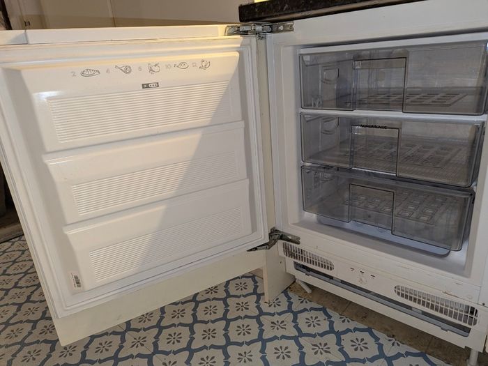 Nordemende 95L Integrated Undercounter Freezer