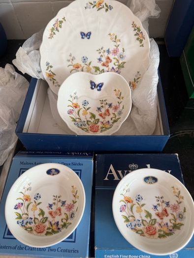 Vintage Aynsley Cottage Garden Set