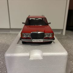 1/18 Mercedes Benz