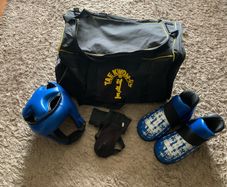 TAEKWON-DO bag with protective equipment