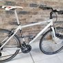 hybrid bike Image 4