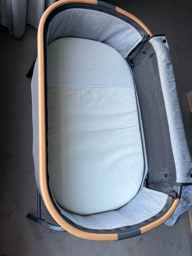 Maxi-Cosi Iora Air Bedside Crib - Beyond Graphite