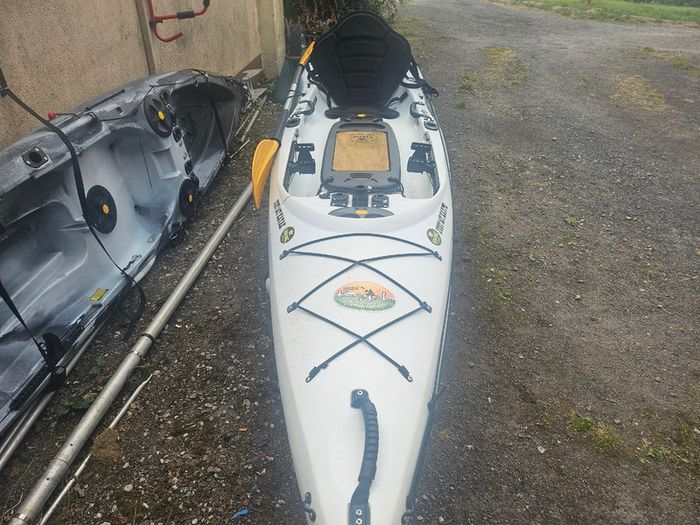 Fishing kayak