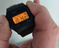 Casio f91w with Backlight mod