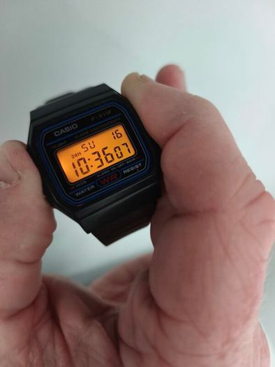 Casio f91w with Backlight mod
