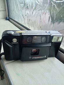 Minolta Freedom II 35mm Point and Shoot Film Camera - Tested & Working