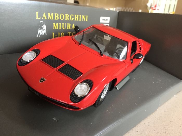 Lamborghini Miura Scale 1/18
