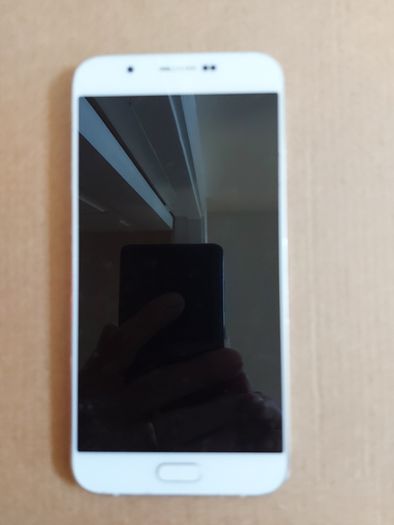 Samsung Galaxy A8, Model SCV 32, 2GB Ram, 32GB HDD, Android version 7.0, in excellent working and cosmetic condition