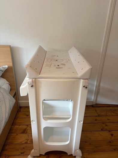 Babylo bath and baby changing table