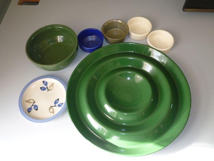 Giant Serving platter, Ramekins, Bowls, Dish. Plate. Moville. 8 ITEMS