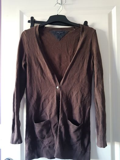 Hilfiger brown sweater label size s worn twice