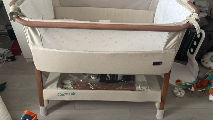Tutti Bambini CoZee Air Bedside Crib (Full Set + 2 Fitted Sheets) - Oak/Cream