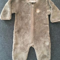 baby pls scroll pics 1-3 months
