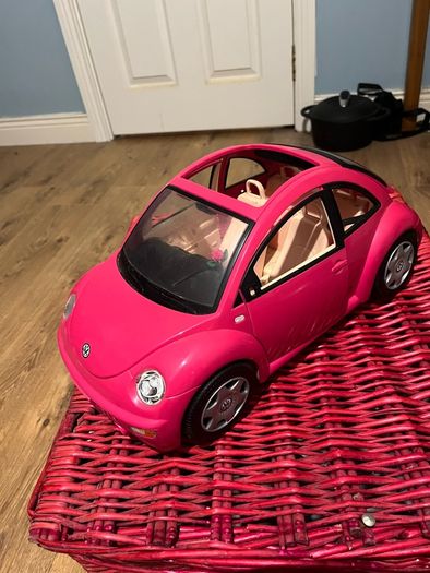Mattel Barbie Volkswagen Beetle in hot pink