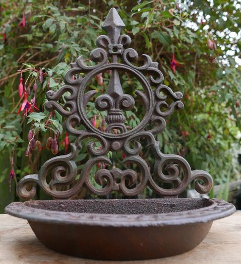 Antique Victorian cast iron wall mounted bird bath bird feeder