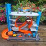 Hot Wheels Car Garage Image 2