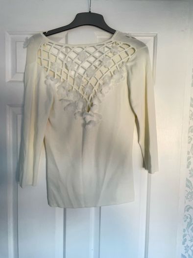 Dunnes cream floral jumper size 10/12