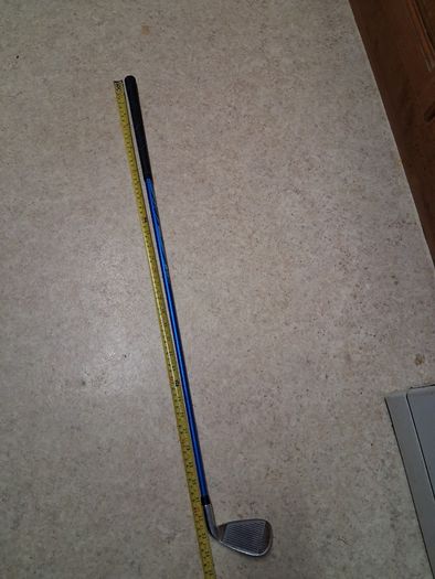 Golf clubs. Junior Set Of Left Handed MacGregor Golf Clubs For 9 To 12 Year Old. Collect In Dublin Or Receive Via Post.