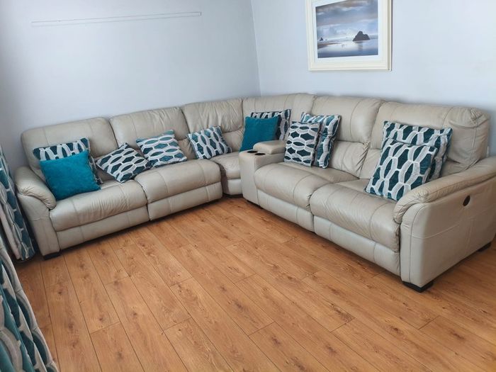 sitting room room couch