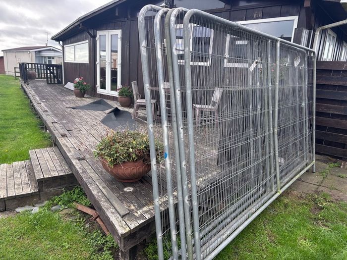 Galvanised 55 Ft of Heavy Duty Site Fencing & Feet