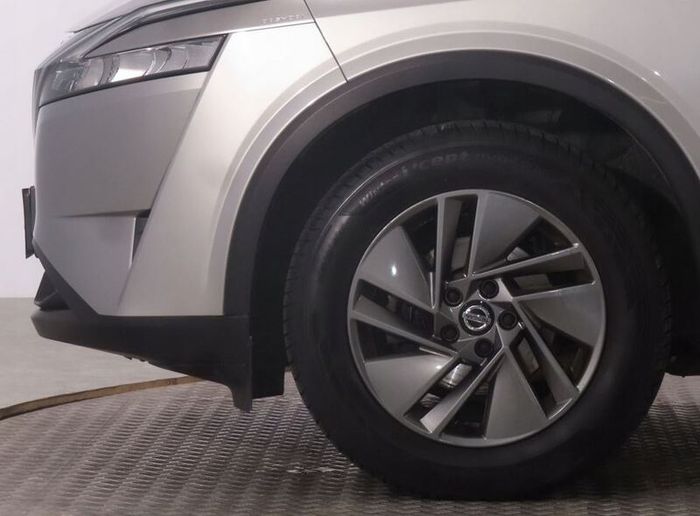 1 x Genuine Nissan Qashqai 17'' Alloy Wheel - Nationwide Delivery