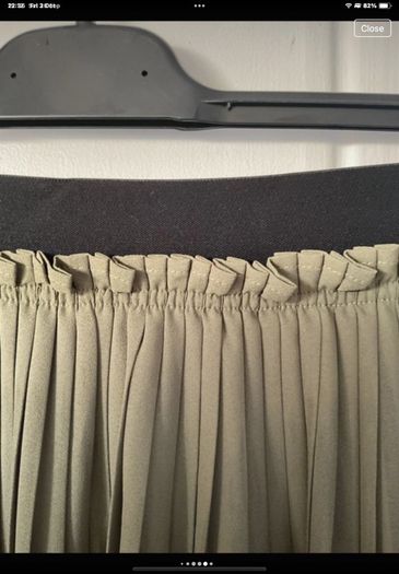 midi skirt Bnwt khaki pleated skirt small