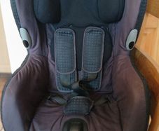 Maxi Cosi Car Seat with Swivel Base