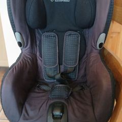 Maxi Cosi Car Seat with Swivel Base