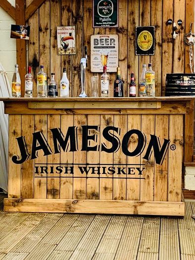 Garden Bar - Art & Signwriting