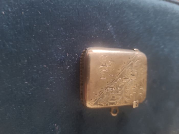 Antique silver Vesta Case