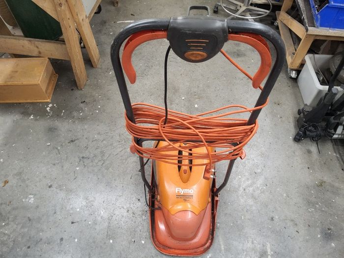 Flymo Micro Compact lawnmower