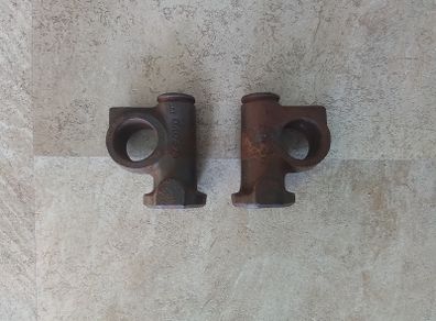 Morris Minor Upper Trunnions.