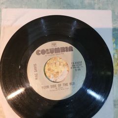 MAC DAVIS Baby Dont Get Hooked on Me Your Side of the Bed 7 inch single