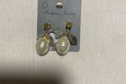 Pearl earrings