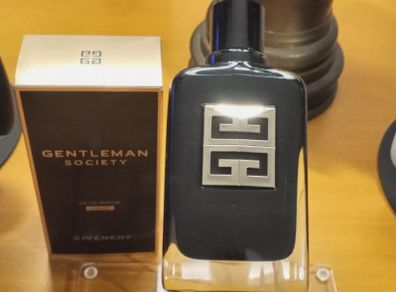 Givenchy - Gentleman Society