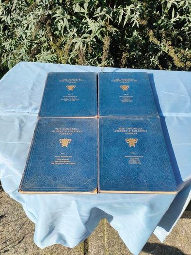 Volumes 1-4 Gilbert & Sullivan Operas