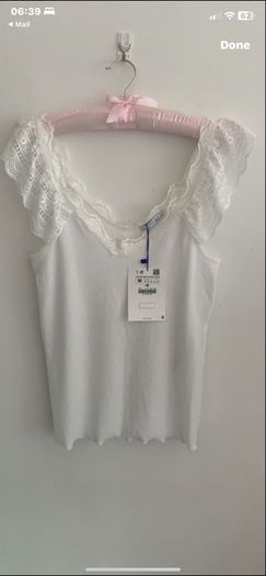 top Bnwt Zara white frilled shoulder top.  Medium