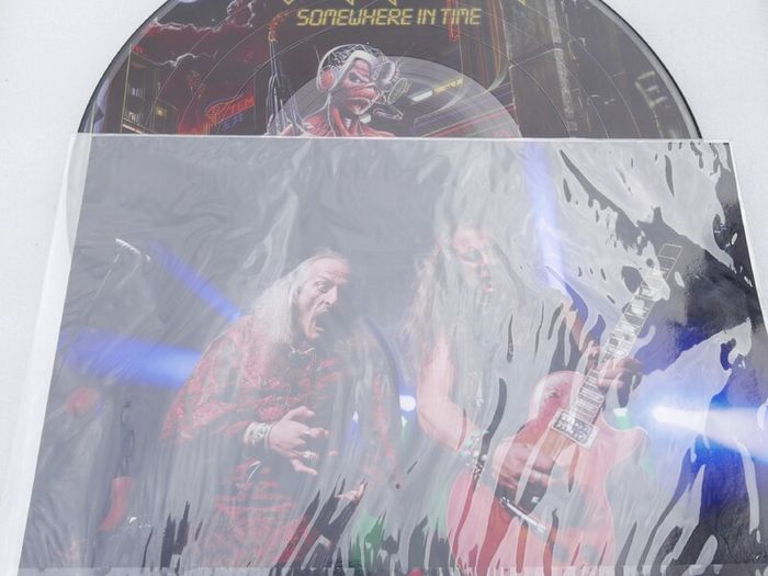 IRON MAIDEN -Somewhere In Time-  vinyl pic disc plus a PHOTO