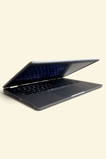 Dell Latitude 5420 - Windows 11 Pro & Office 365