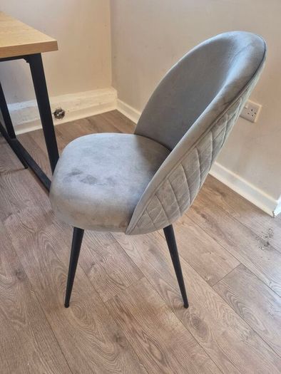 kitchen table and chairs