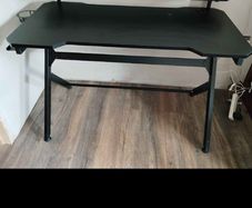 Gaming desk